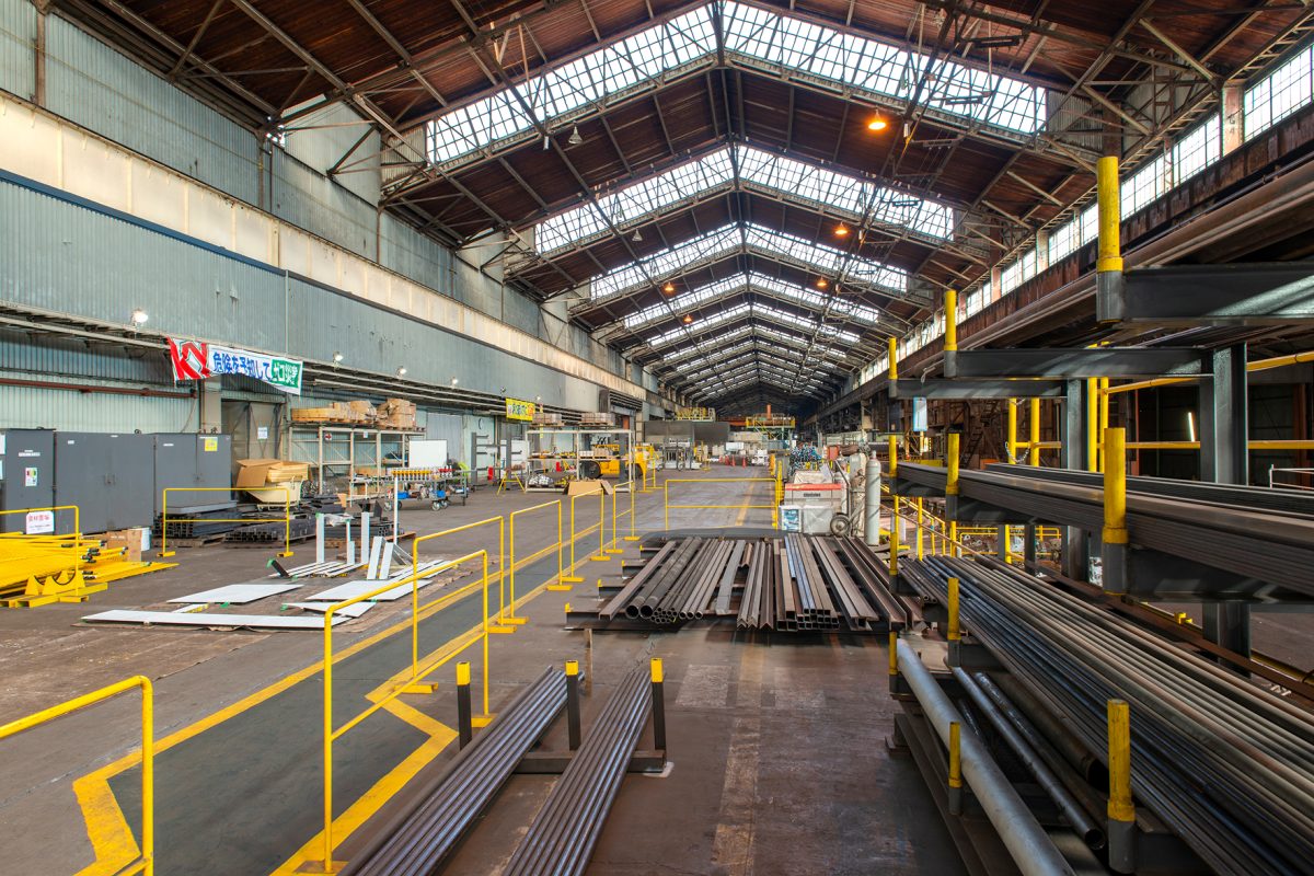 画像:プラント工場における設備工事